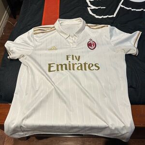AC Milan 2016-17 away jersey